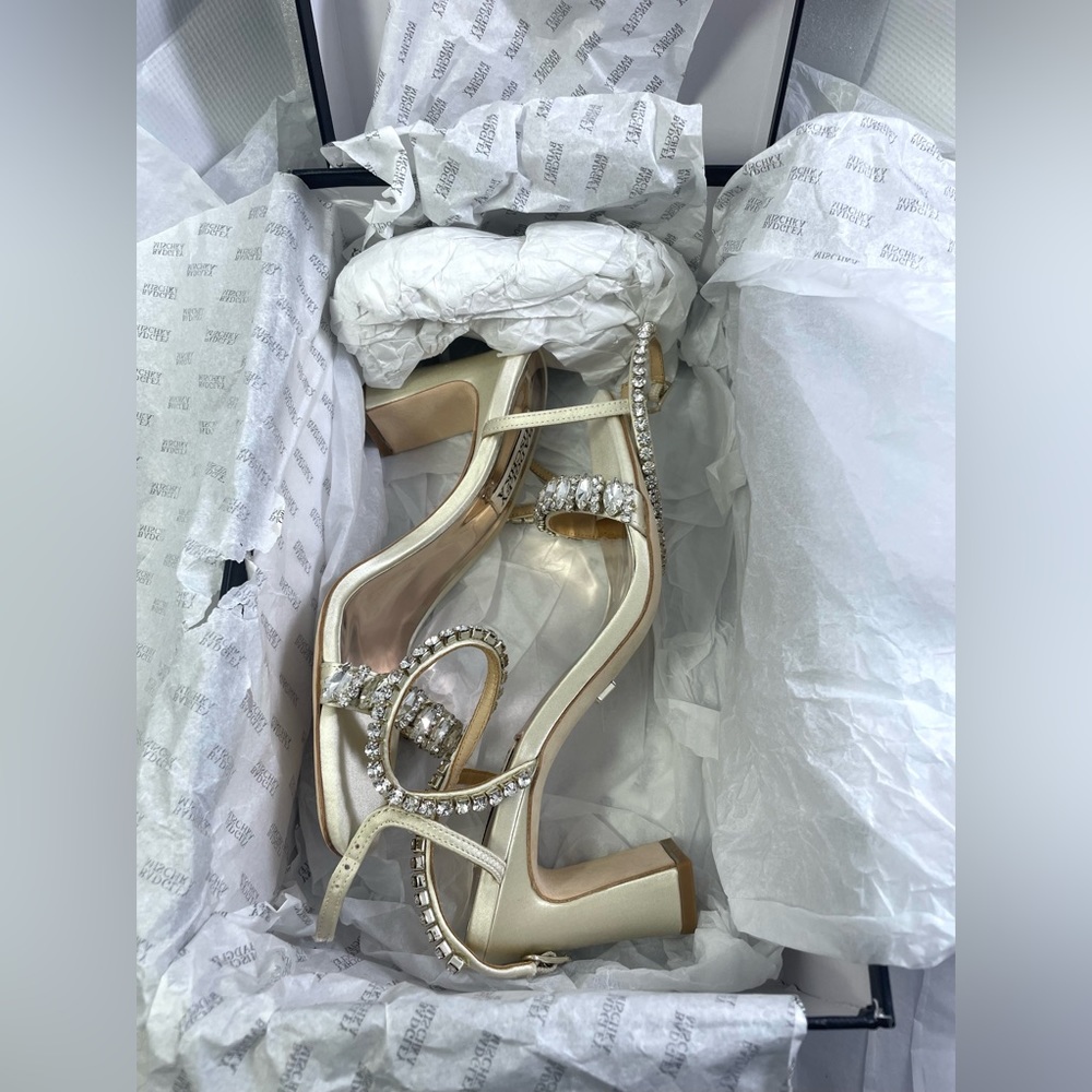 Badgley Mischka Women’s Marilee Embellished Mid Heel Sandals. Ivory Satin.Size:6